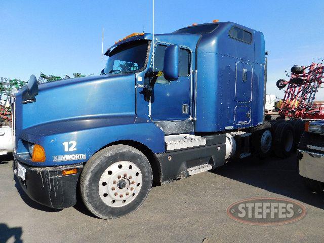 1996 Kenworth T600_1.jpg